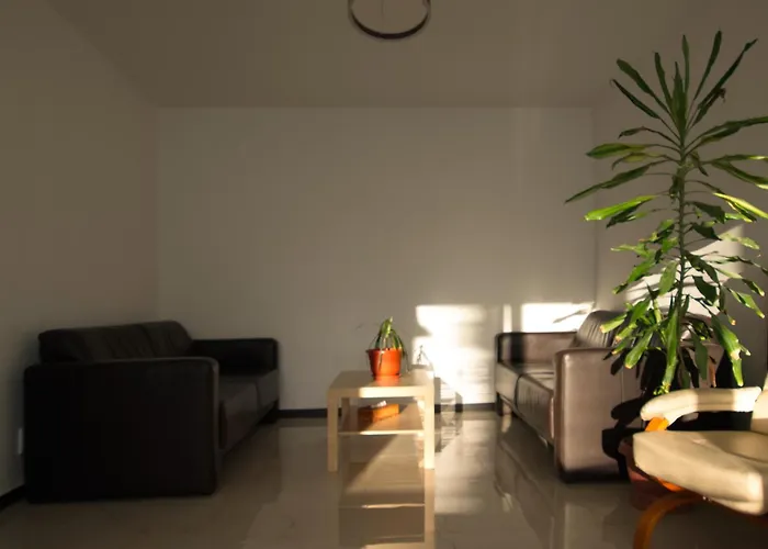 The Knightly Guest * Βουκουρέστι